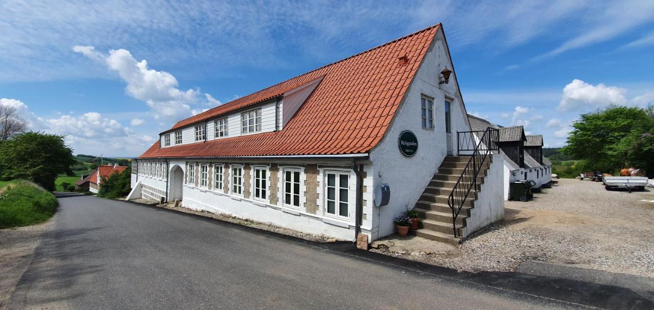 Bed and Breakfast Hos Molsgaarden à Knebel Extérieur photo